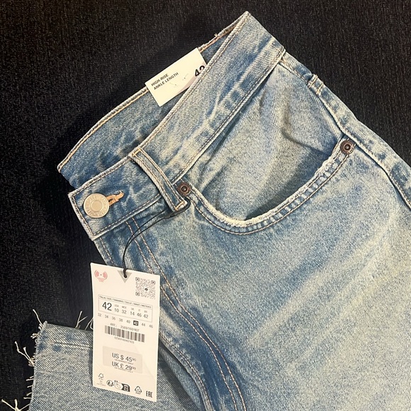ZARA STRAIGHT LEG JEANS WITH A HIGH WAIST - Picture 8 of 8